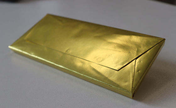 Linha de embalagem Máquina de embalagem de barras de chocolate/comprimidos com vedação térmica e colagem